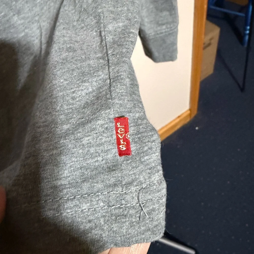 Levi's‎ Kids Blue Logo Gray Long Sleeve Tee - Picture 3 of 5